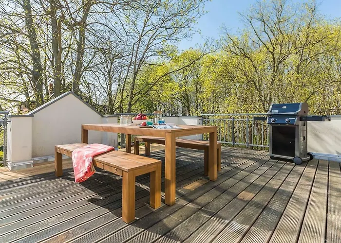 At The - Traumhafte Mit Sauna - 100m Vom דירה